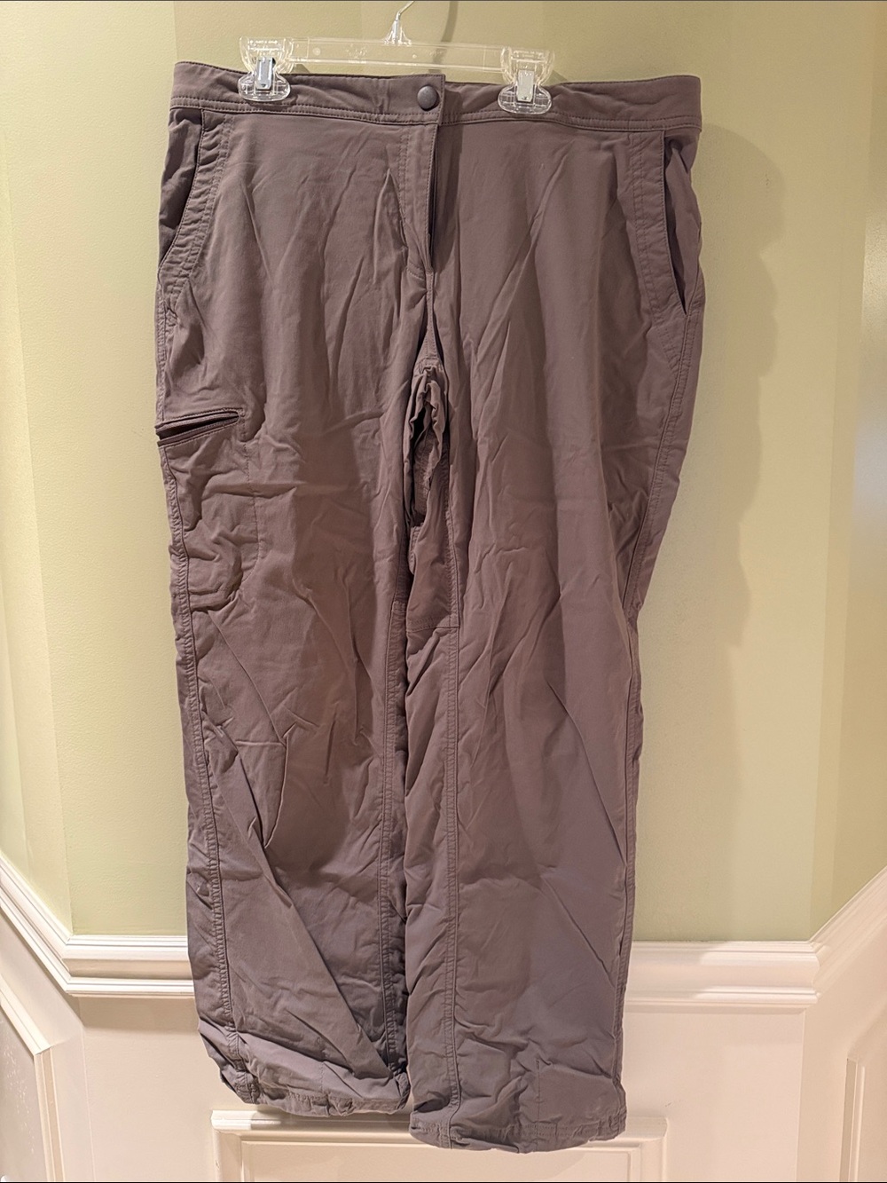 L.L. Bean WoMen's Cargo Pants - Taupe. (Off)